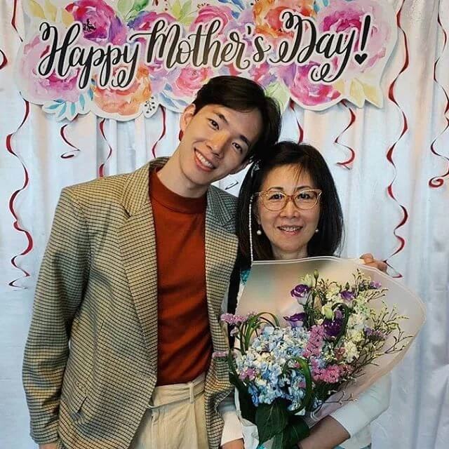 張明偉說家人一直都很支持他,特別是媽媽,沒有給他什麼壓力,也沒叫他轉行,從小到大對都給他很大的自由度,甚至升學,都沒有一個框框要他跟着去做。