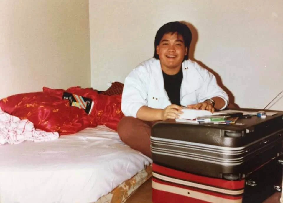 求學時期的鄭啟泰曾經是肥仔一名，體重高達二百四十磅。 