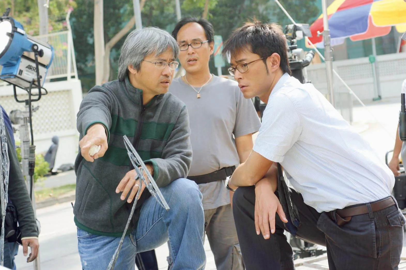 拍《保持通話》花了一年,首映時,戲院突然卜一聲燒咗杜比音響,銀幕突然冇咗聲,他心情好難受。