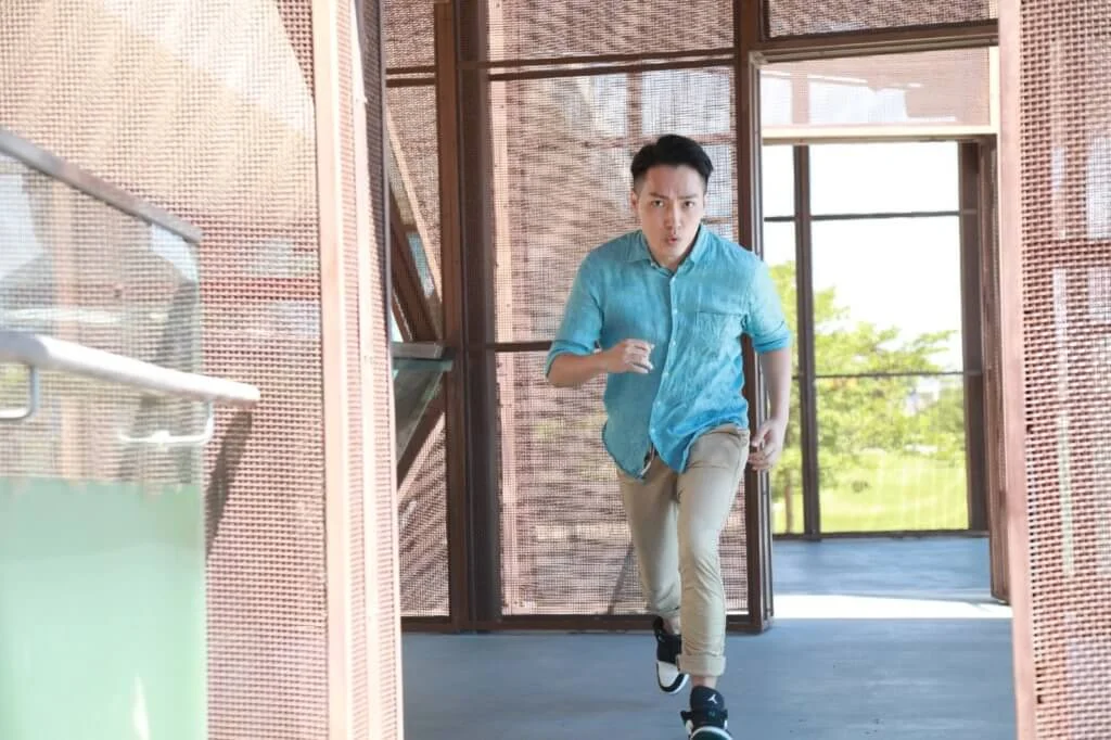 幸得媽媽苦苦相勸,才獲得物理治療師的專業資格,不愁兩餐。