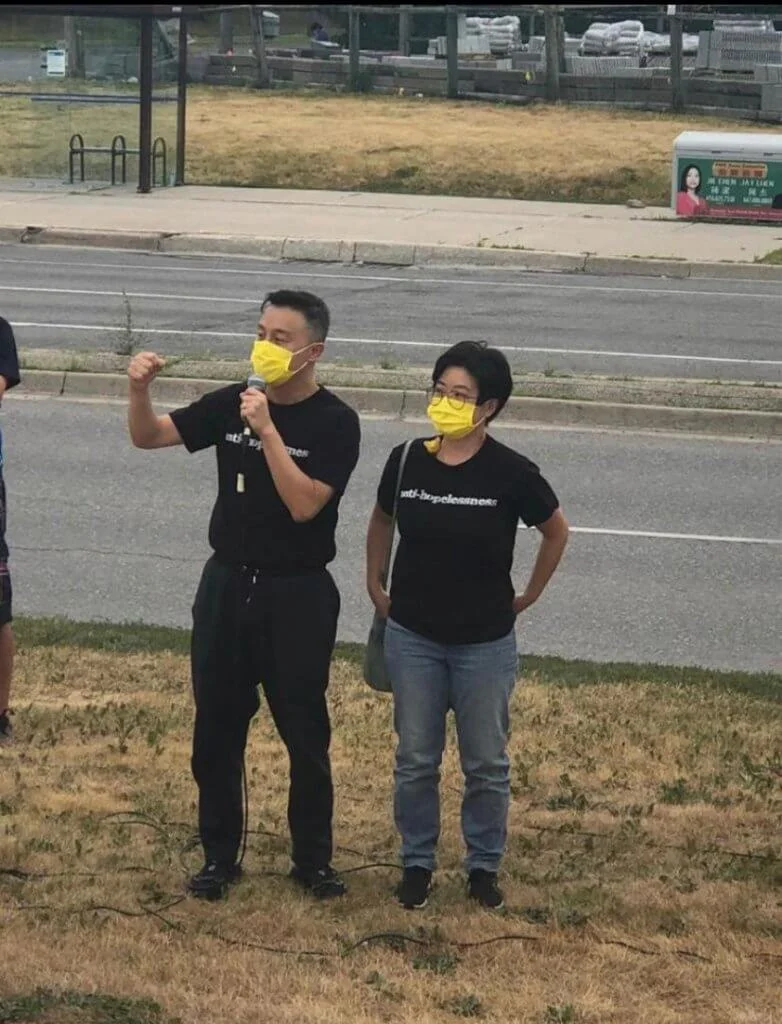 鄭敬基在多倫多萬錦市擺街站,他表示希望凝聚一班在加拿大仍關心香港的朋友,繼續發聲。