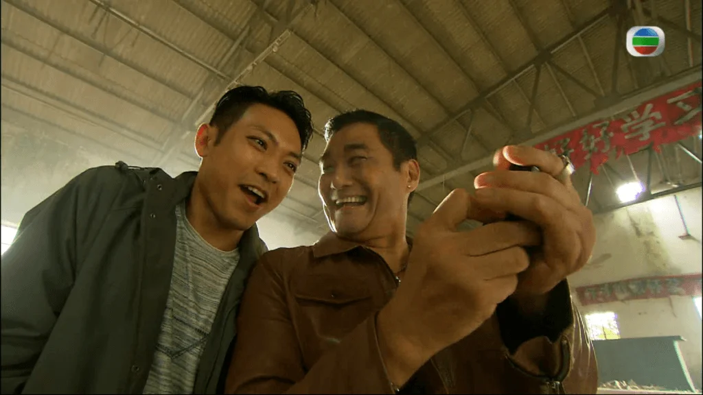 陸駿光在TVB九年多演閒角,圖為與王俊棠演出。