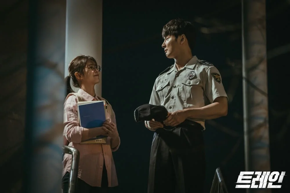 在劇組眼中,尹施允及申素律除了演技了得,在現場更是歡樂的泉源。