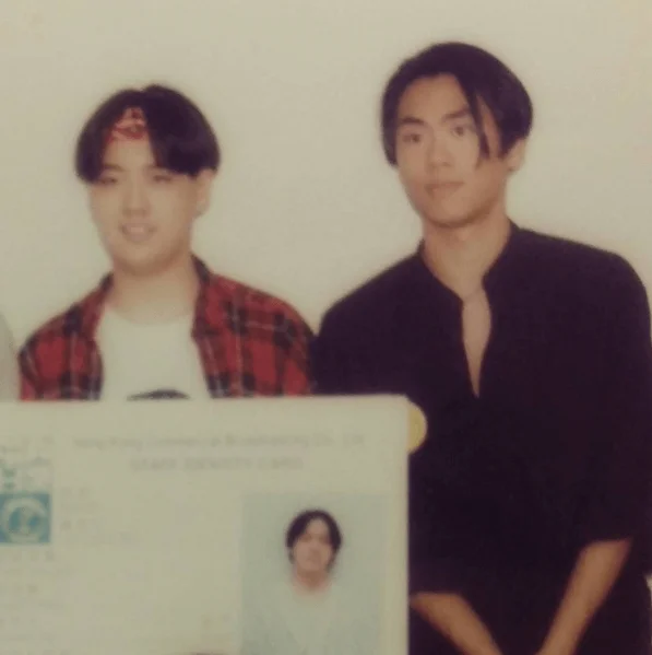 森美 (右) 在中大讀傳理系時，到商台參加DJ選拔賽。