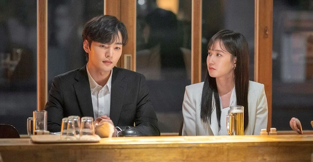 兩個同病相憐的人，慢慢對彼此打開內心世界。