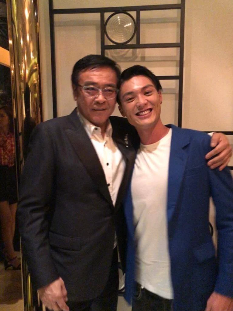 謝高晉前年有機會在金像獎頒獎禮表演，與主席爾冬陞合照。