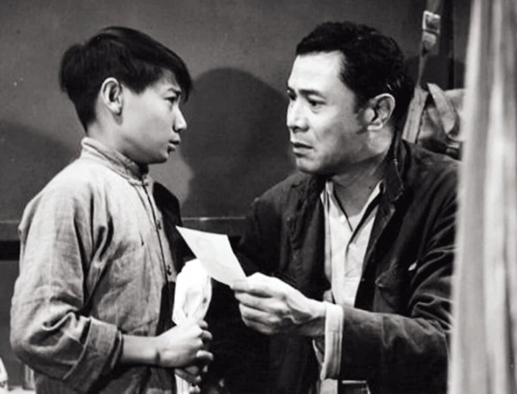 石修七歲開始做童星,跟很多當時得令的大明星合作,在粵語片《火窟幽蘭》中與吳楚凡及張瑛合作,他至今仍難忘兩位前輩對他疼愛有加。