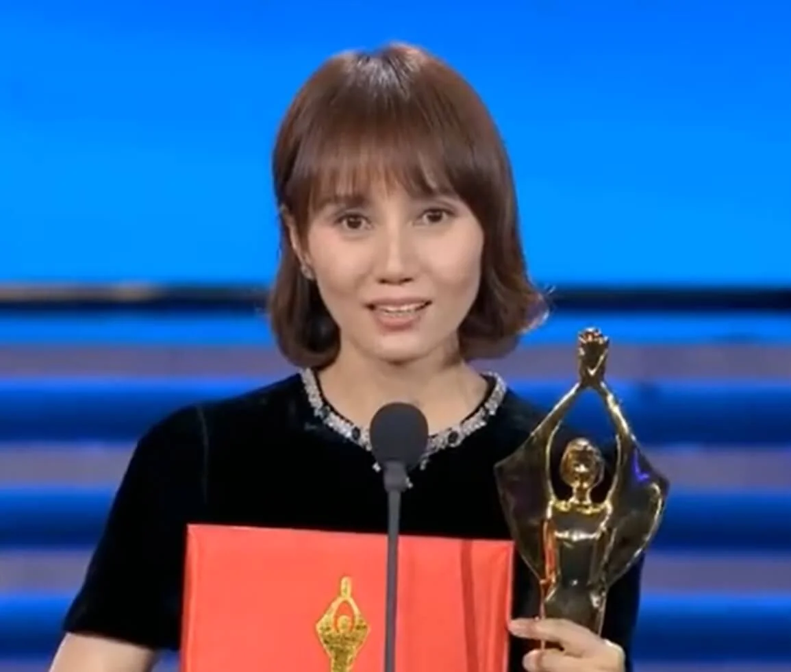 「最佳女配角」由《中國機長》的袁泉奪得