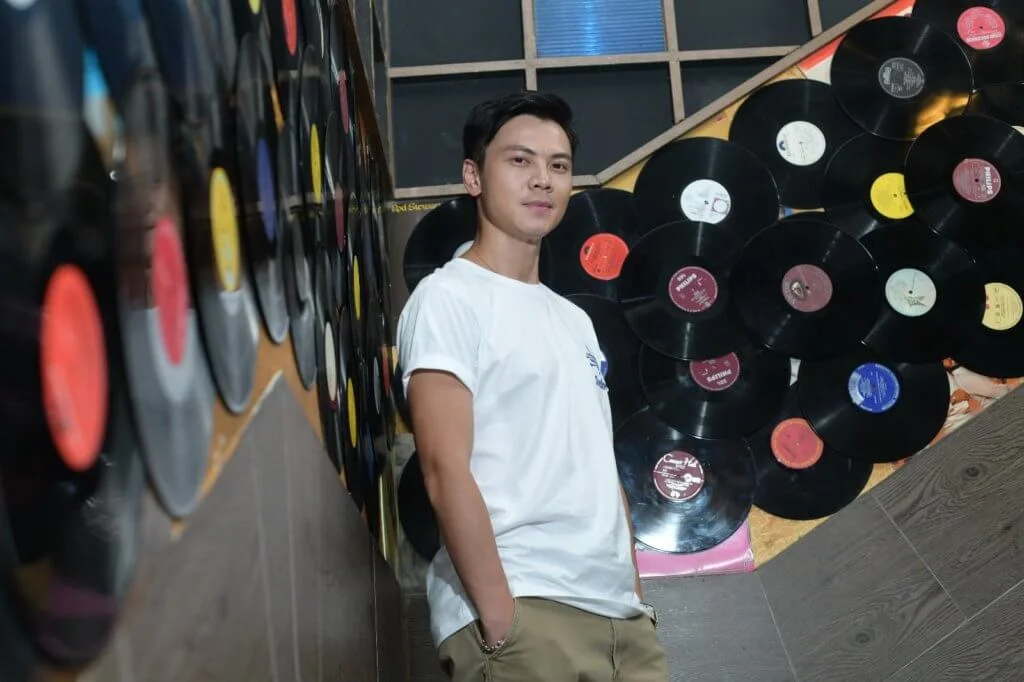 莫家淦近年由娛樂新聞主持轉做藝員,憑《愛‧回家之開心速遞》的接龍保安王朝一角受到觀眾注意。