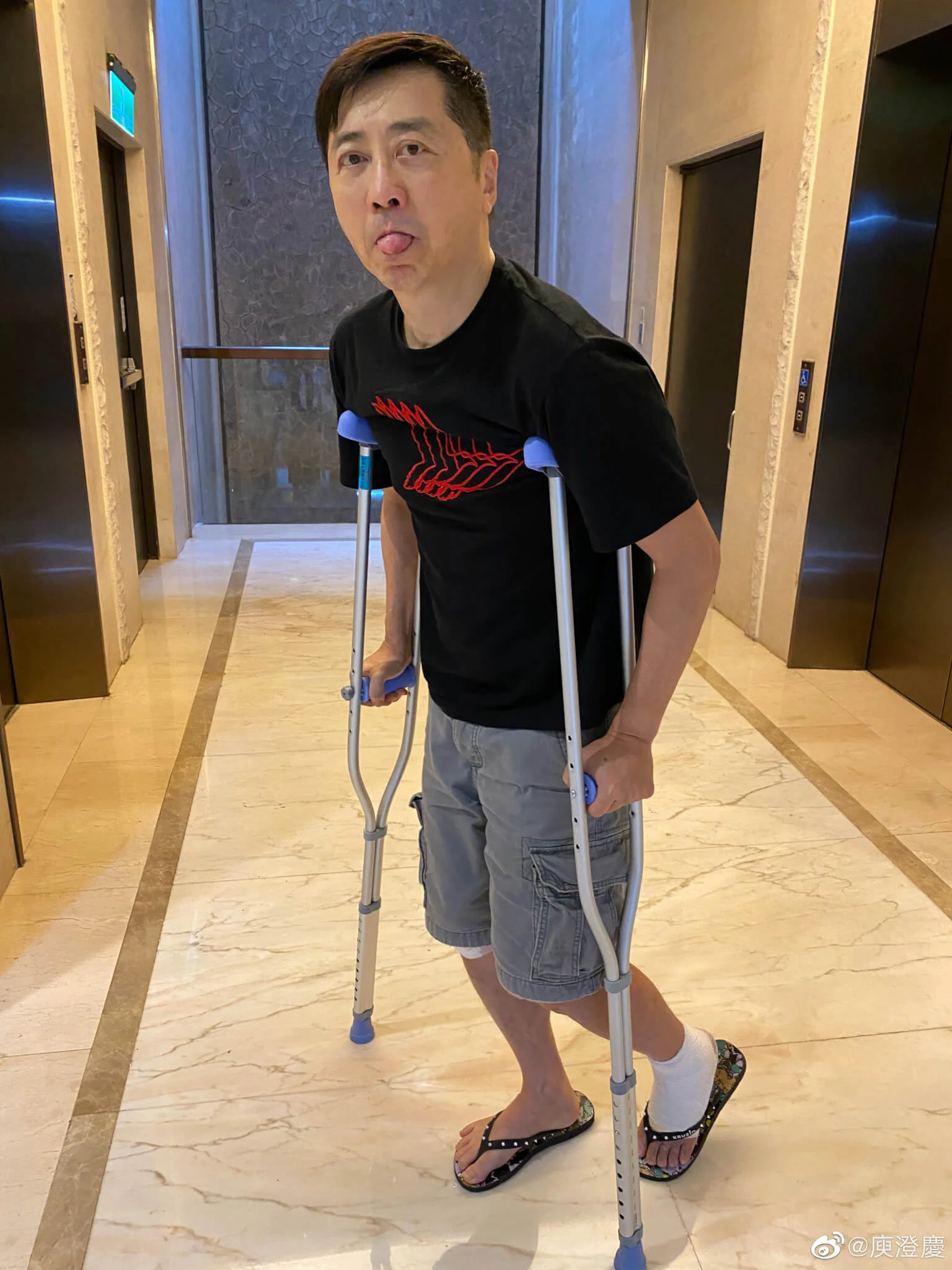 6d9cd0e8gy1gicm8xceqoj22c0340e81