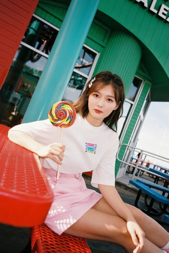 近期金裕貞為運動品牌拍攝新一輯廣告