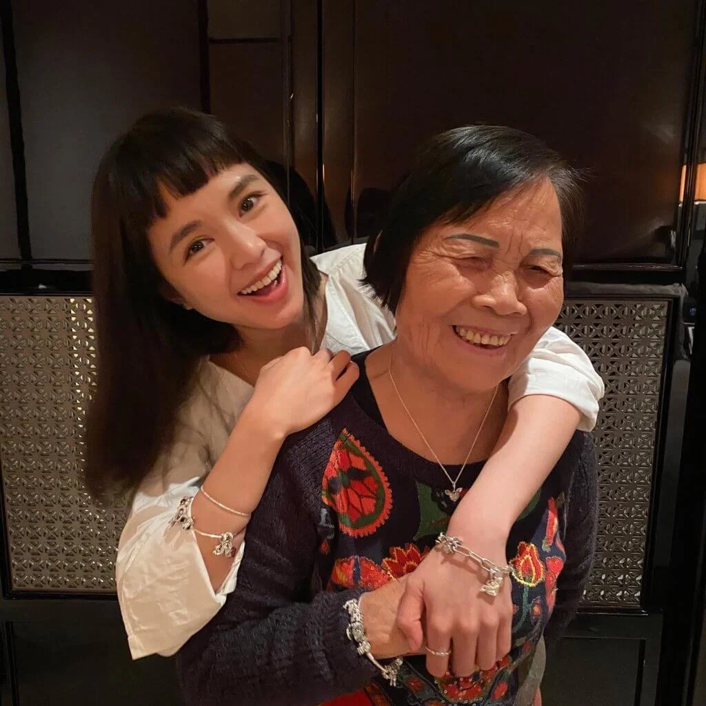 她說疫情期間,最掛念身在外地的婆婆。