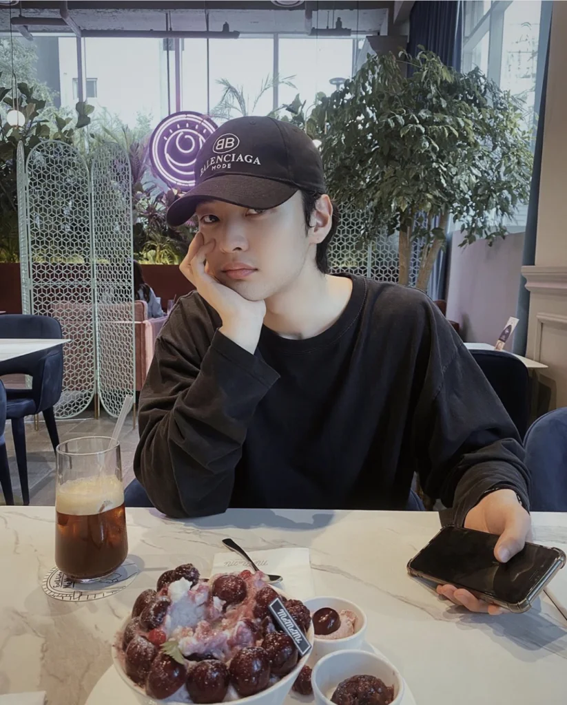 金旻載閒時也愛吃甜品和到cafe 打卡