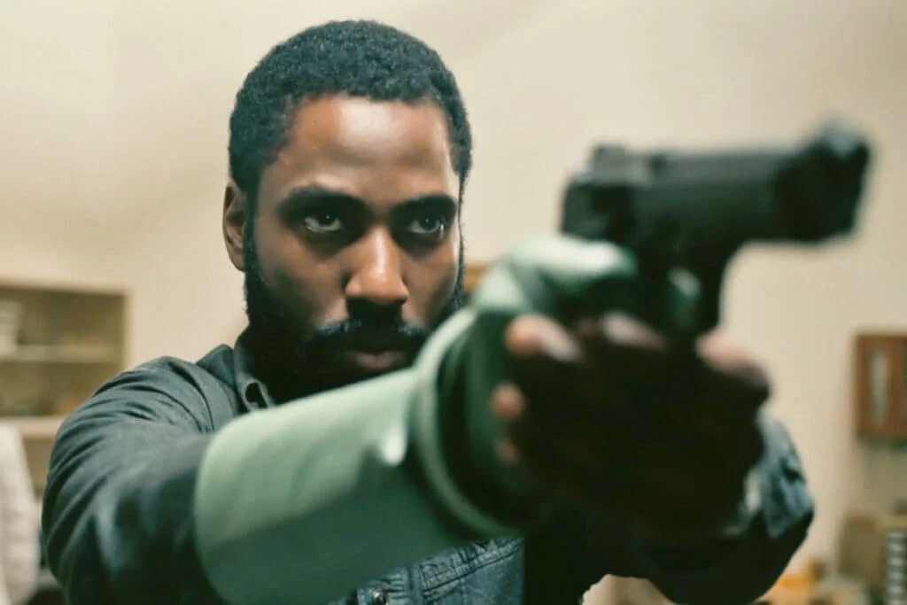 接受視像訪問的尊大衛揚言,將人性弱點及情感注入《天能》男主角中。