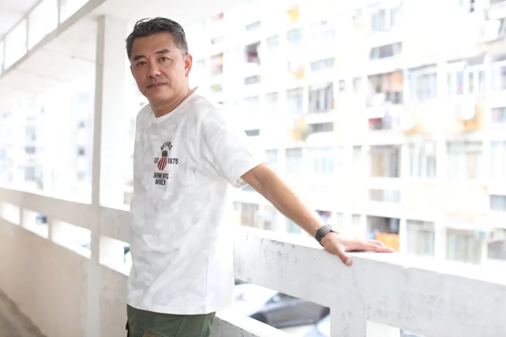 九十年代離開無綫後，他曾往馬來西亞發展，一去便七年。