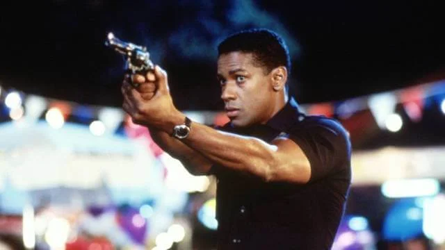 虎父無犬子,丹素華盛頓年輕時的氣質遺傳了給兒子。