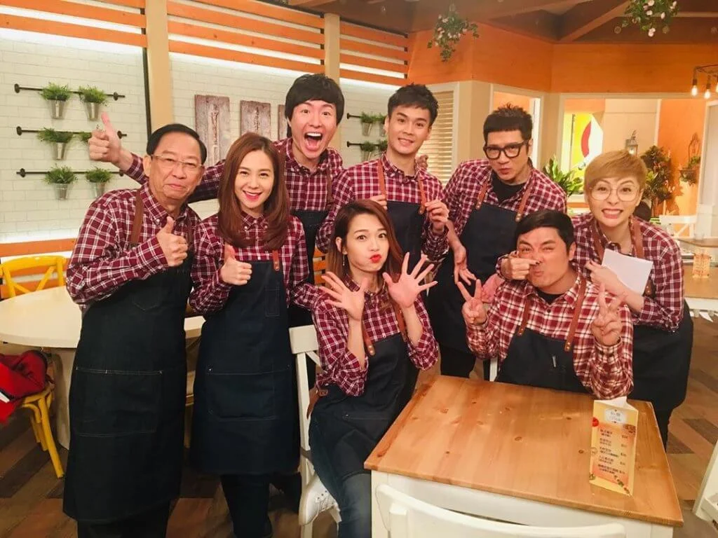 一班演員在處境劇《愛·回家之開心速遞》合作得很開心,令泳豪繼續留下在演員方向發展。