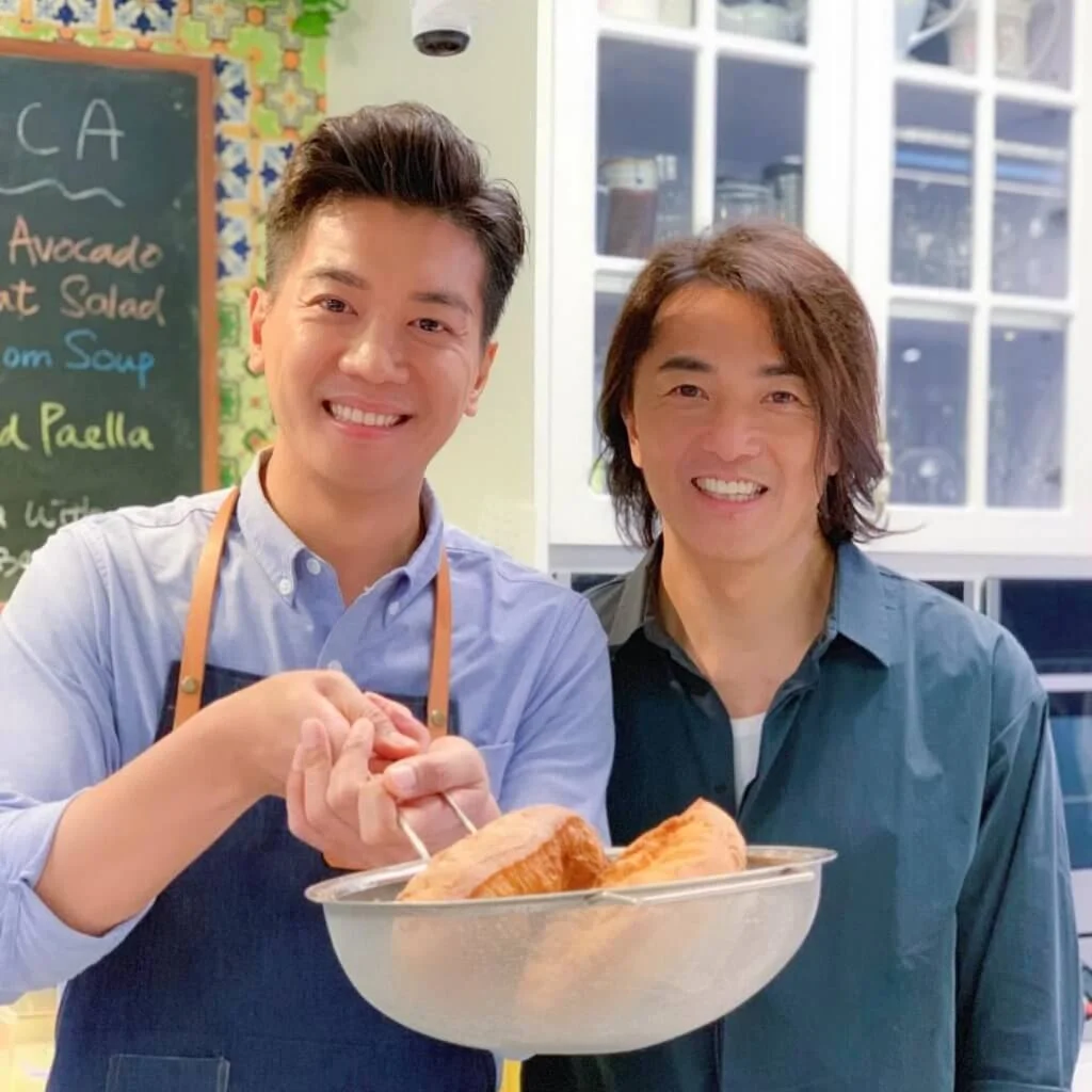 黎諾懿事業低潮期間，陪他最多的是鄭伊健。