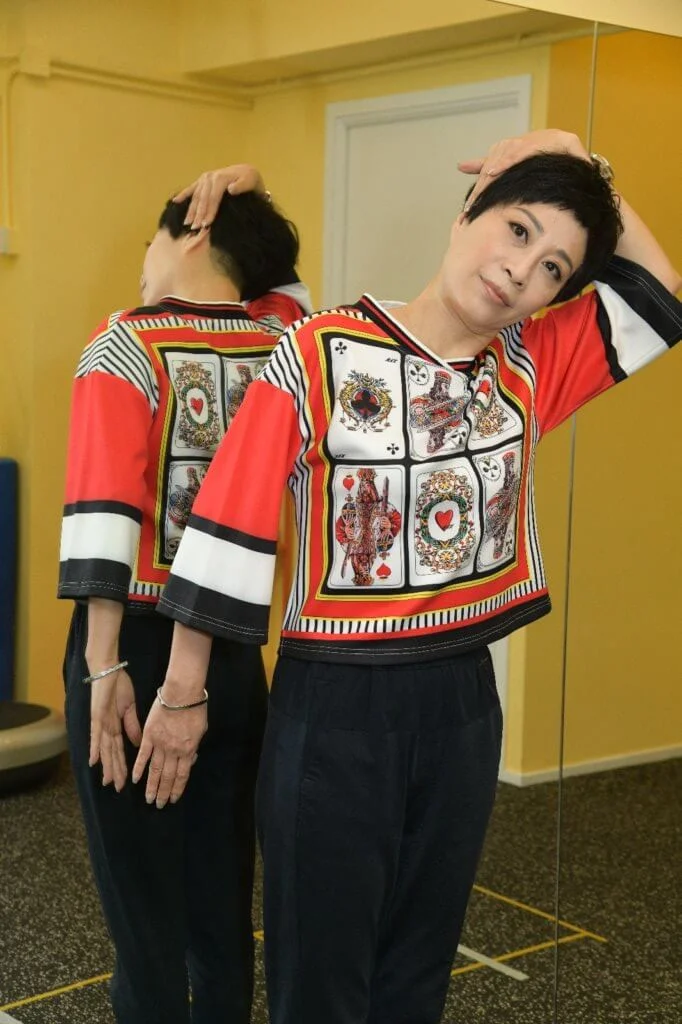 肩頸位伸展動作有助紓緩肩周炎痛症