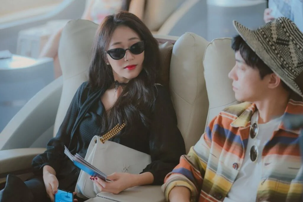 金永敏在《愛的迫降》人氣急升後，今次在劇中跟金孝珍做大老千。