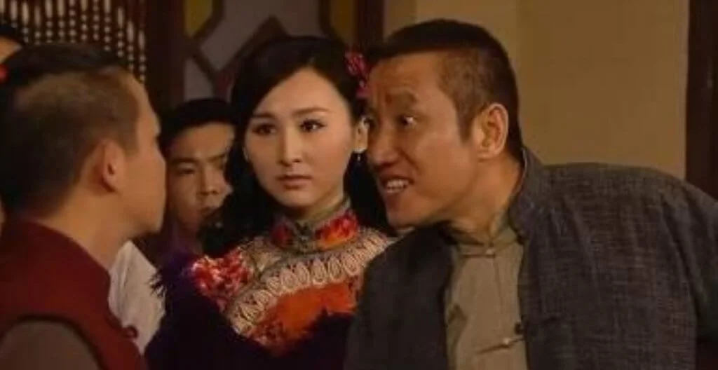 黃煒溏在劇集《大藥坊》飾演湖南幫土匪,帶人到高海寧的酒館鬧事,並將她挾持到後巷試圖強姦。