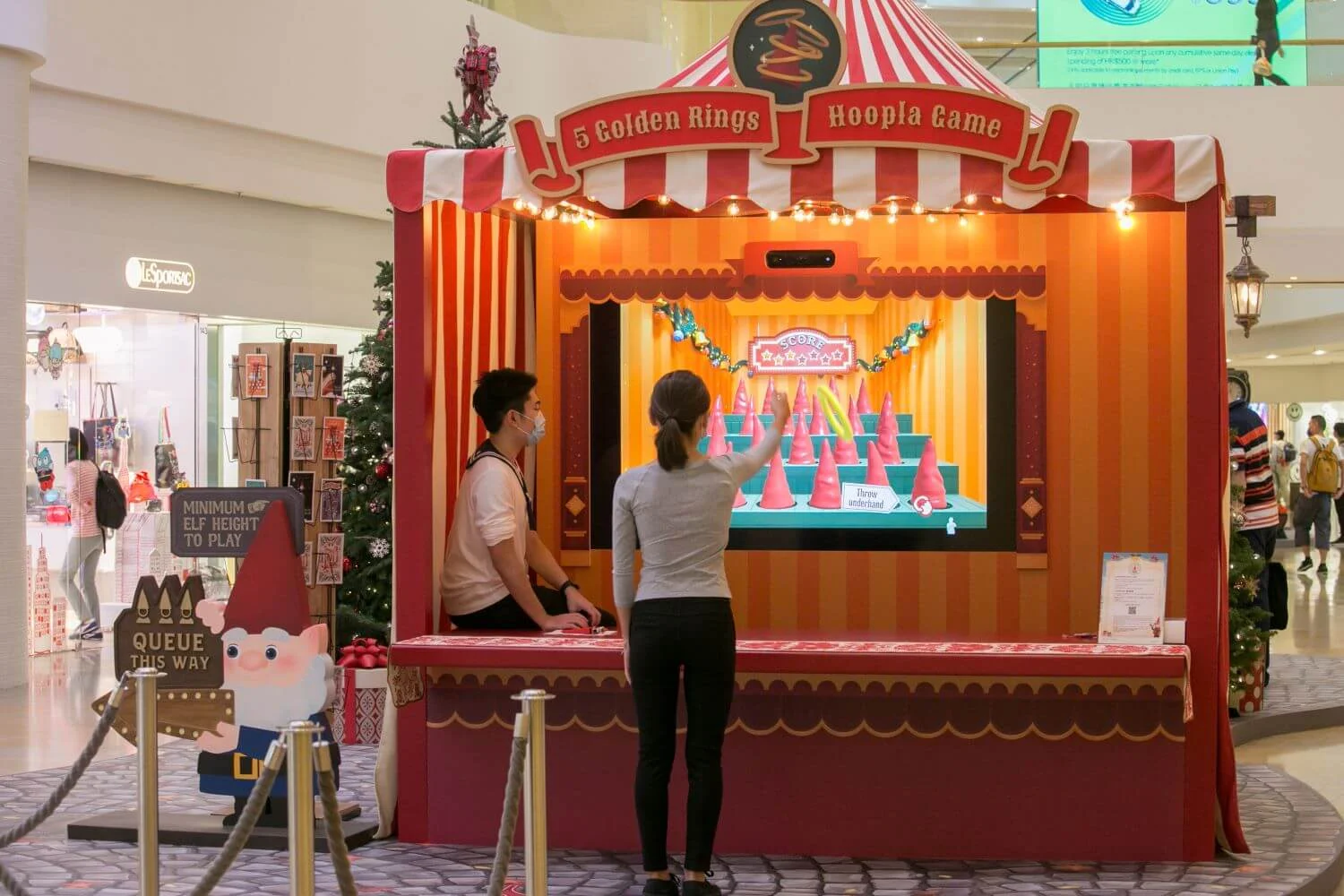 來玩「5 Golden Rings擲環遊戲」贏取小禮物。