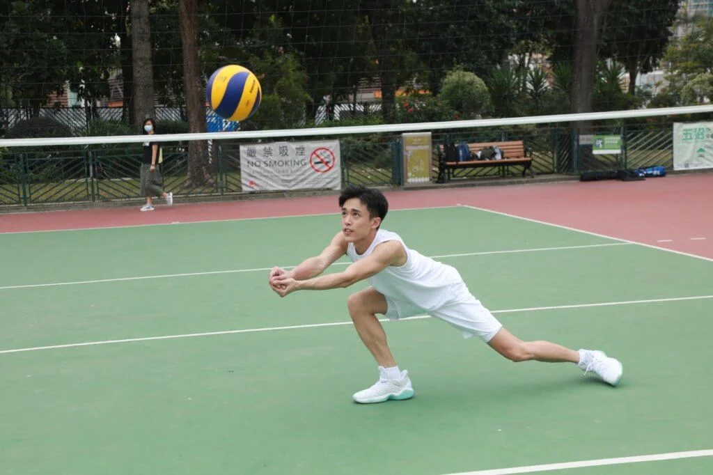 打排球下手基本功很重要