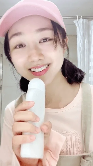 顏卓靈