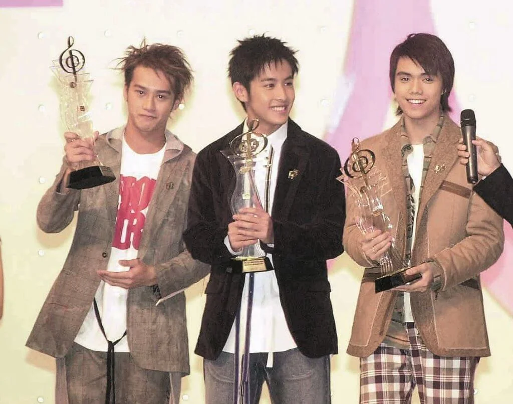 樂壇同期新人，有吳浩康和張敬軒。