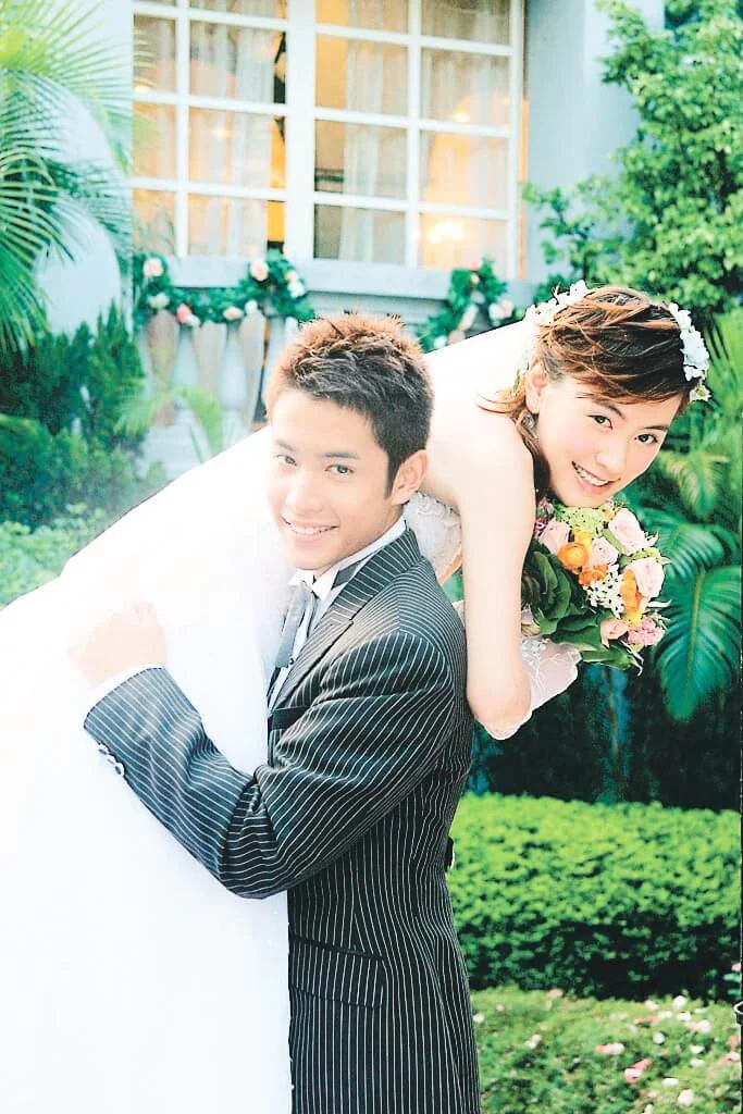 英皇打造的情侶合唱組合Don & Mandy，一起拍過婚紗廣告。