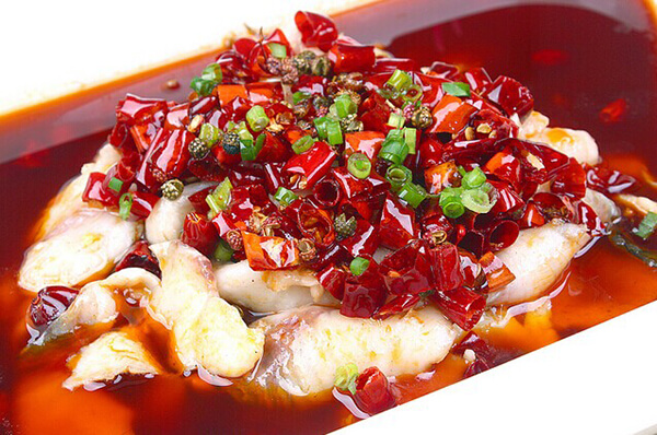 嗜辣人士最愛的水煮魚，看到都流口水，但刺激過度腸胃可能會抗議。