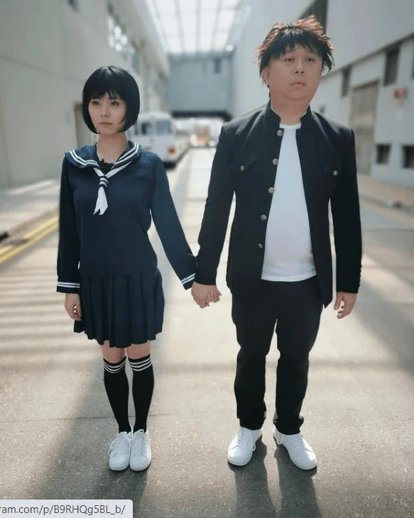 與阿BOB主持遊戲節目《你估我唔到》,有不少搞笑造型。