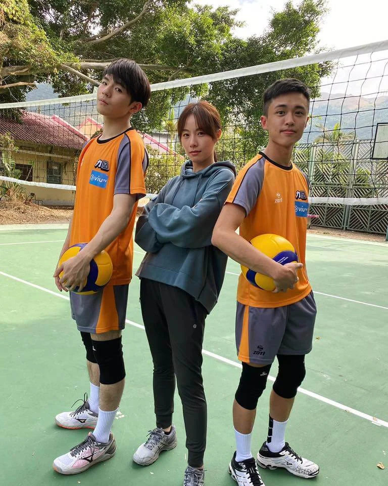 曾是港隊排球員的陳卓賢(Ian),在新劇《男排女將》與鄧麗欣、顧定軒大曬球技。