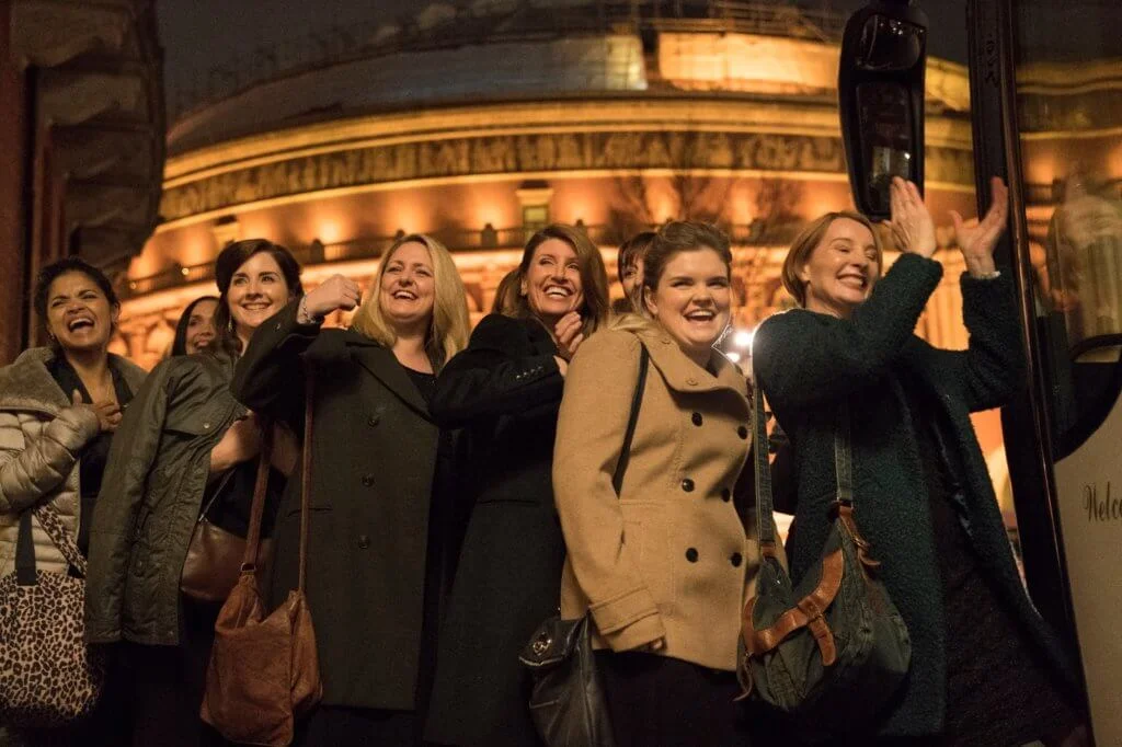 「靚太軍樂團」由原本不懂樂理、五音不全兼一盤散沙，成功走上英國最著名音樂廳獻唱，非常勵志動人。