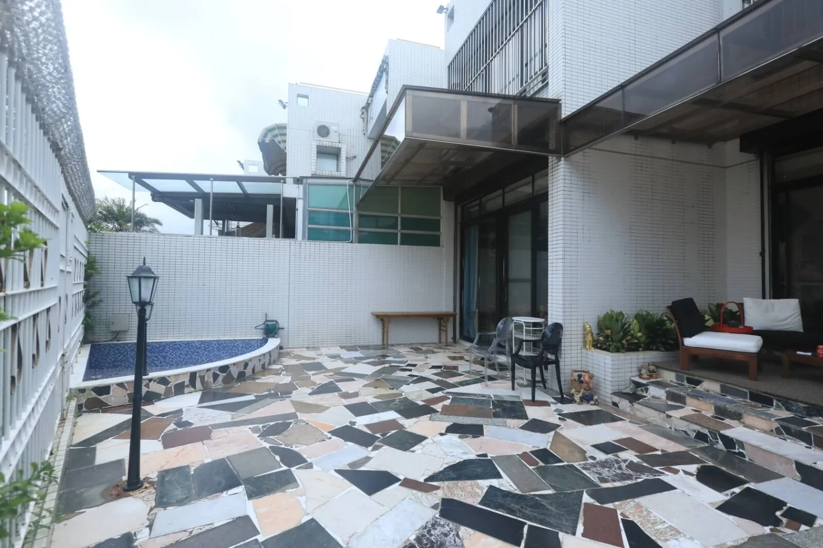 e1f74e56-6782-4936-8a2b-f09b32136d79