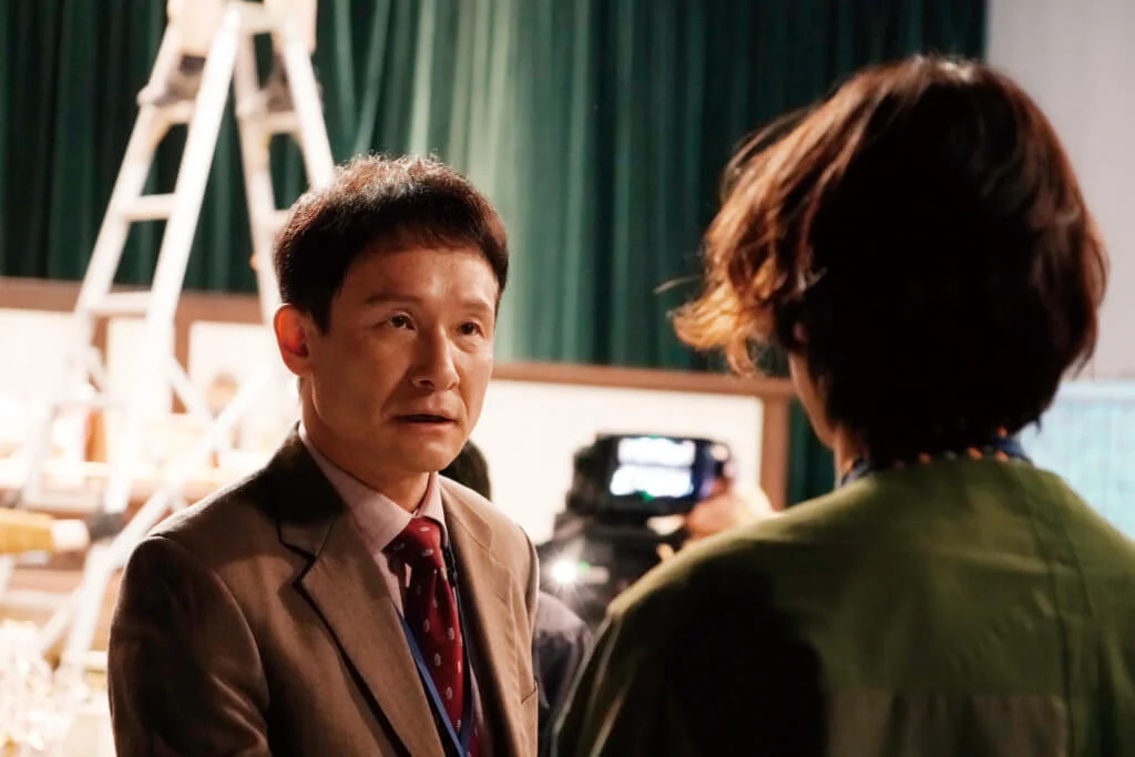 導演拍出了日本綜合電視節目台前幕後的眾生相