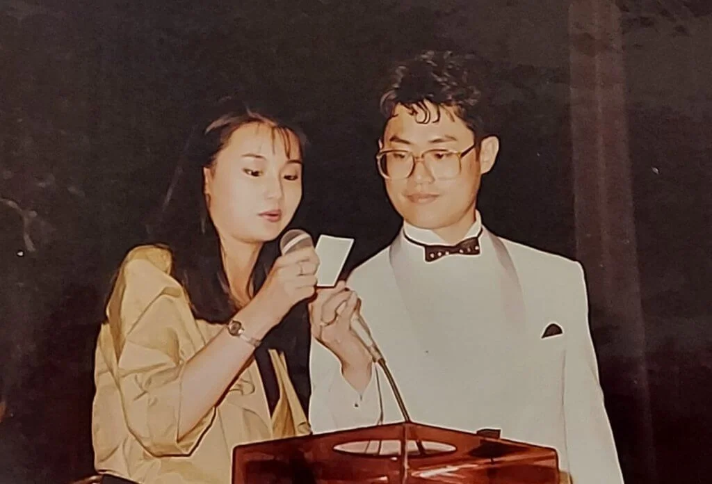 做大騷司儀，與張曼玉同台演出玩抽獎。