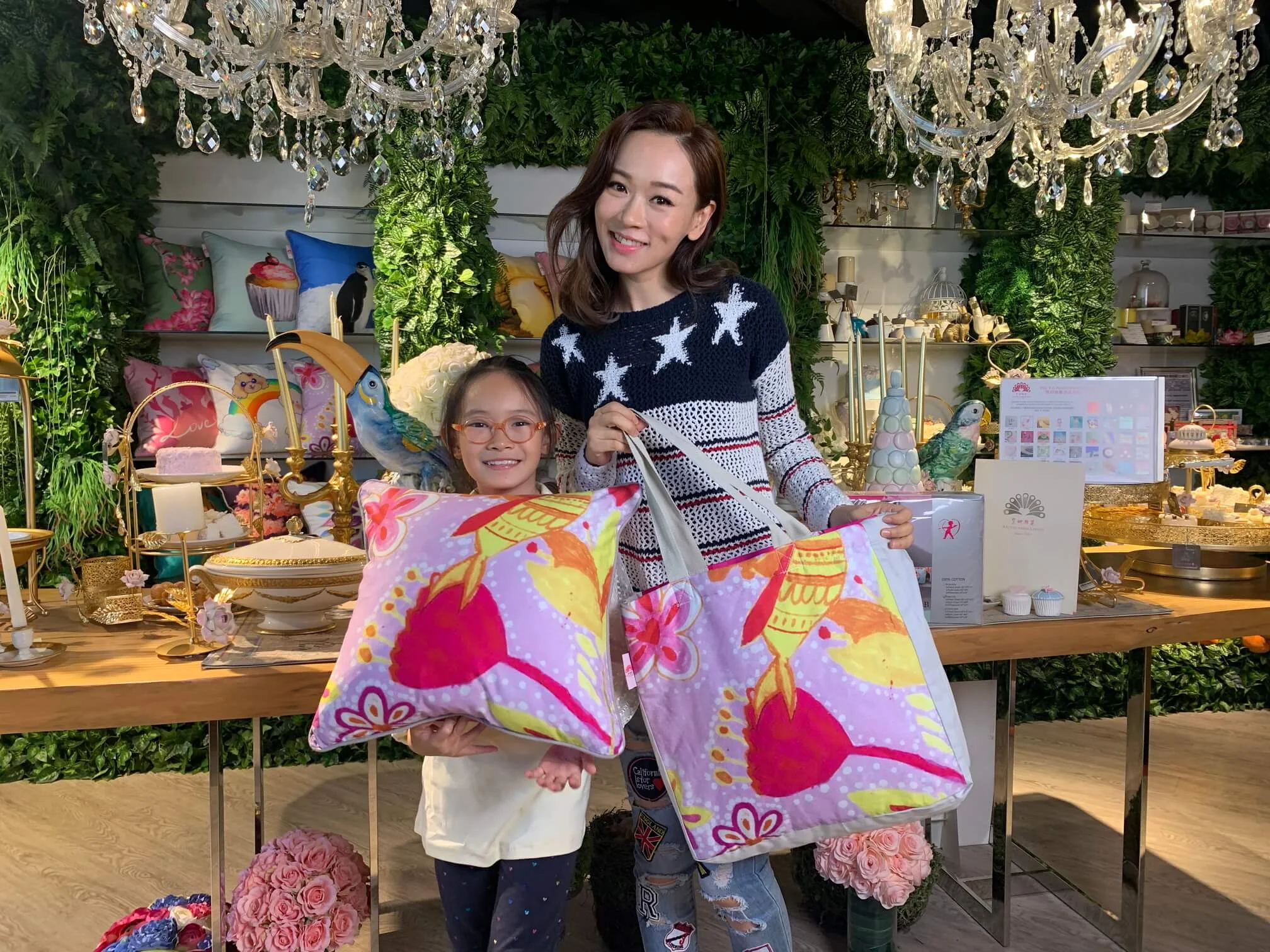 楊思琦及女兒楊卓穎