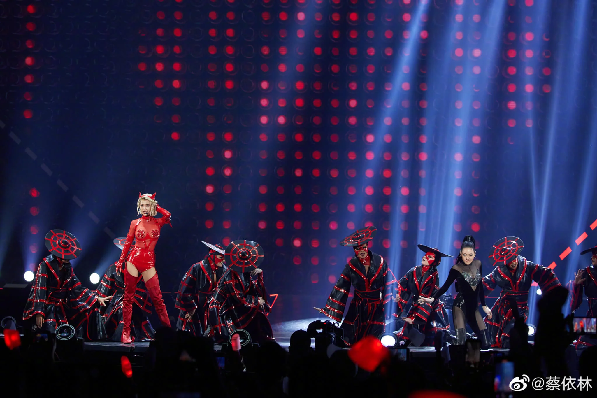 001twj2fgy1gl76ch0jlhj61w019ce8202