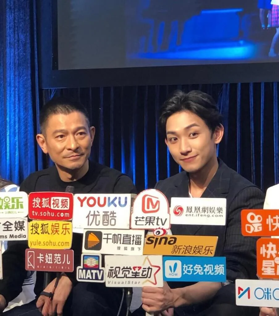 《熱血合唱團》是由劉德華投資監製的青春勵志電影，首次拍電影的王智騫飾演一名反叛學生。