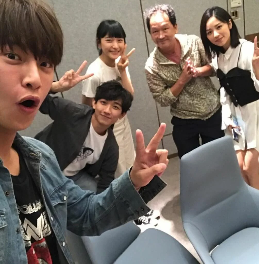 王智騫除了赴北京中央戲劇學院進修，在港也跟過廖啟智進修演技。