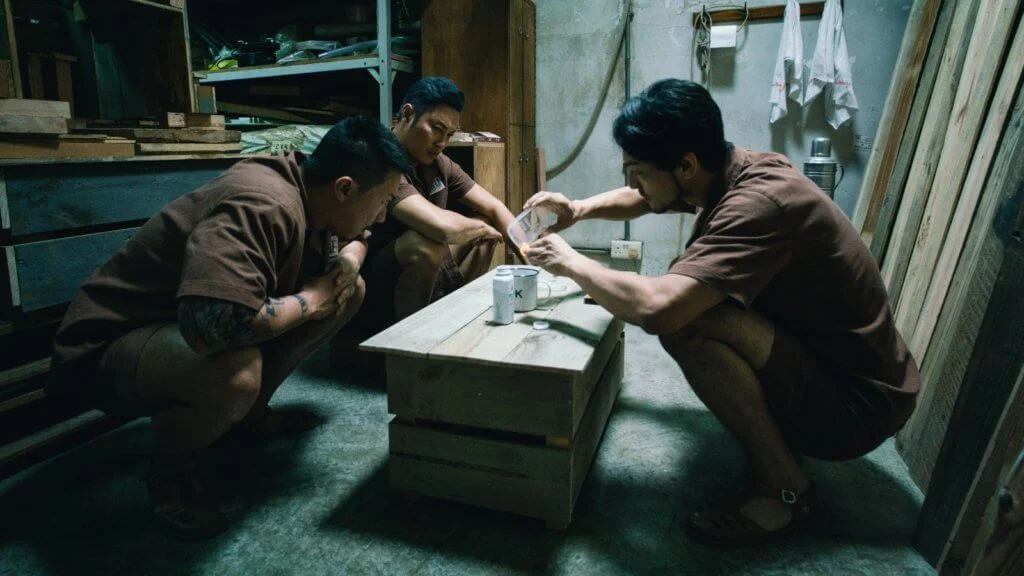譚耀文在戲中飾演入獄二十年的社團頭目,與張繼聰和栢天男有不少對手戲。