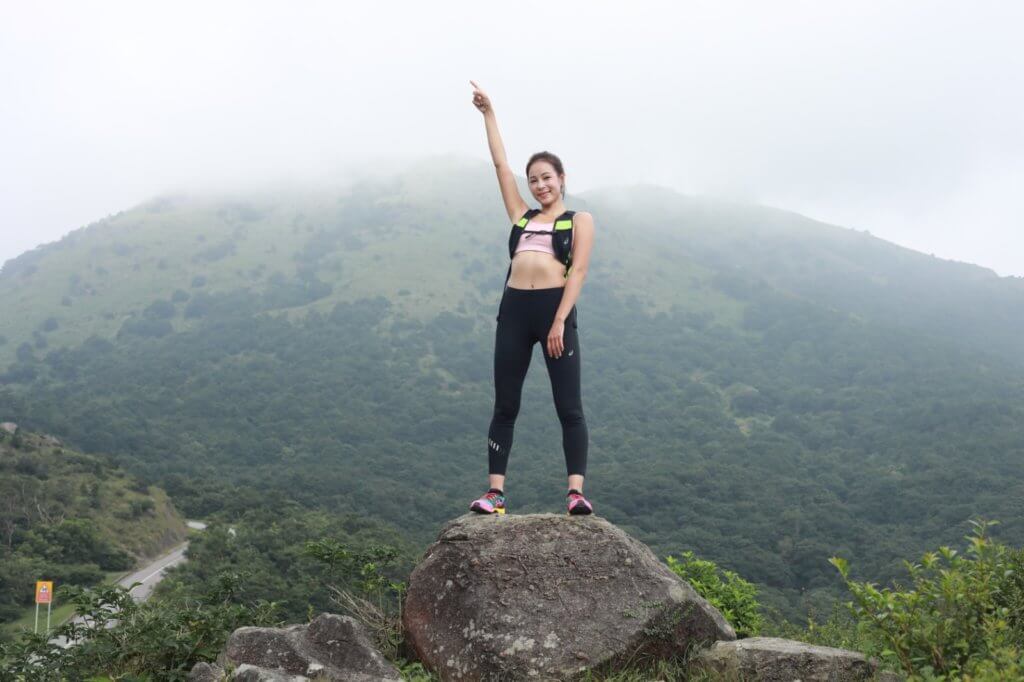 參加毅行者後，她挑戰高度的攀升，在大帽山來回跑一萬米。