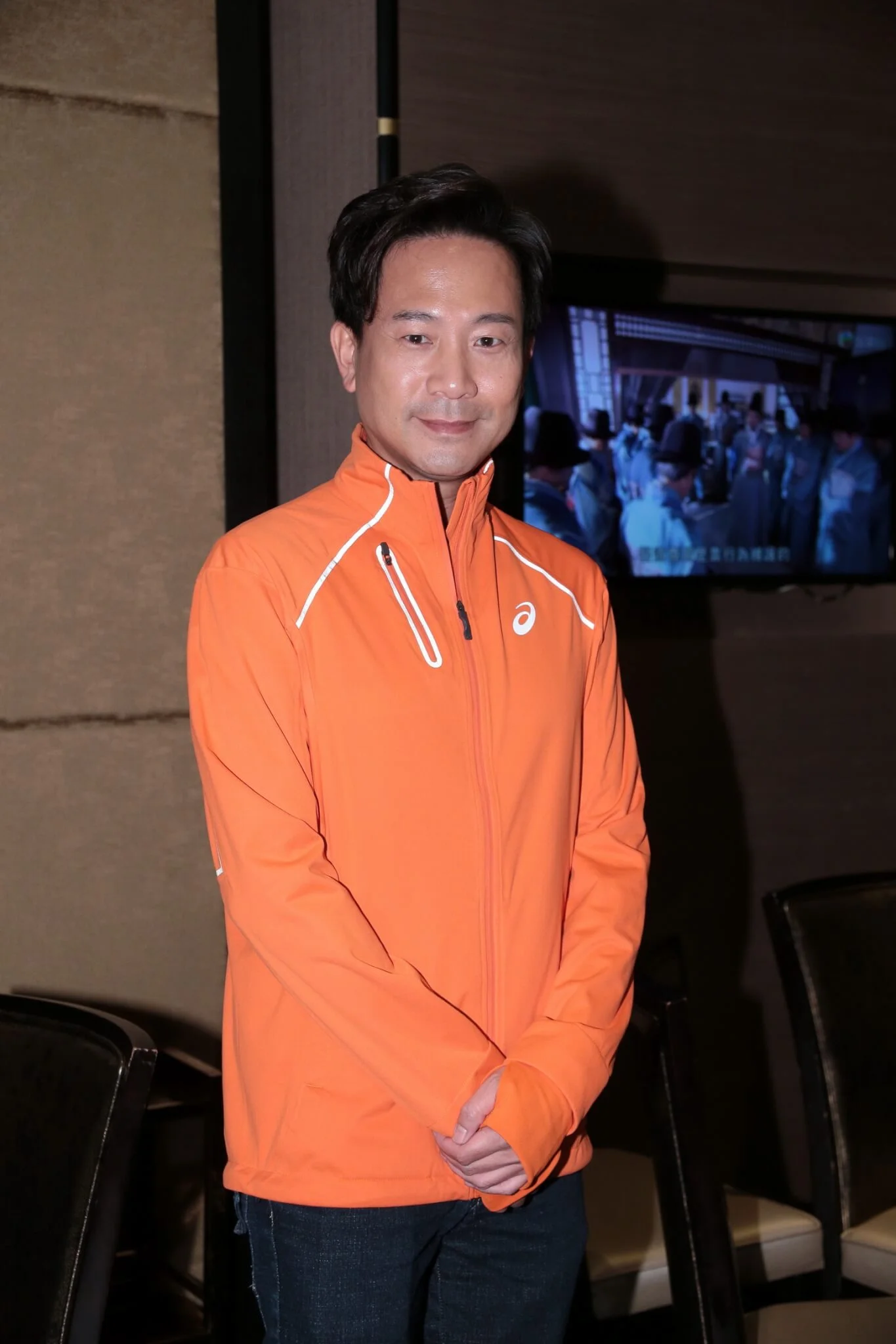 陳國邦每次外出都會帶上數包紙巾，因為經常有人向他拿紙巾，所以習慣多帶幾包以備不時之需。