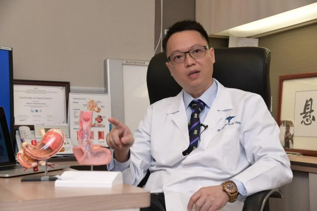 唐醫生指辛辣食物容易造成食管炙傷,應盡量避免。