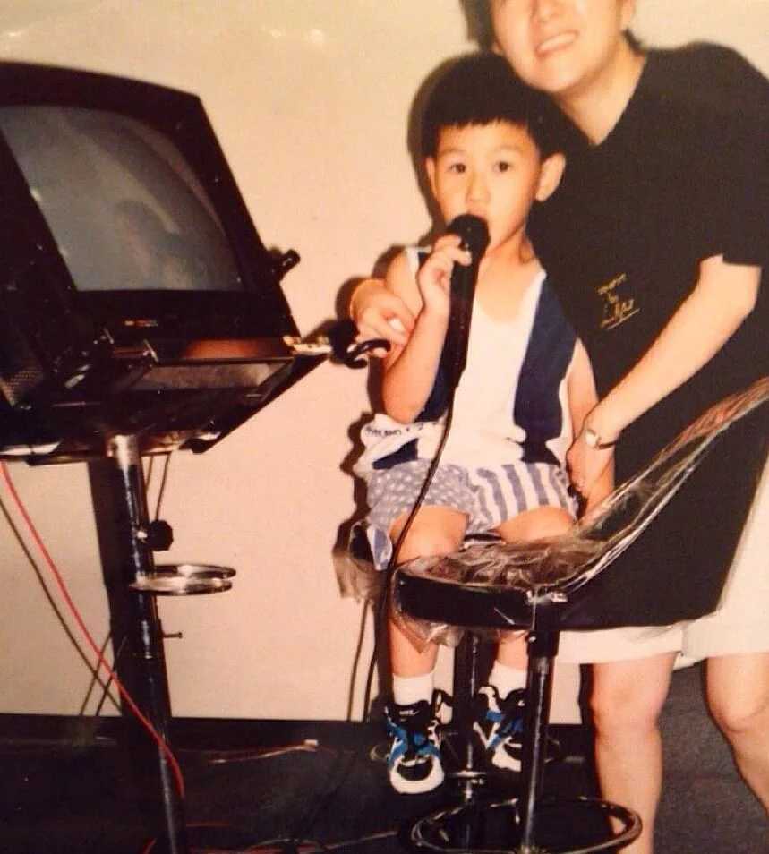 Jay自小喜歡唱歌，由加拿大唱到返香港。