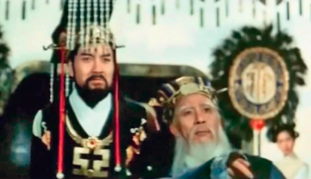 資深影評人焦雄屏寫飾演夫差的朱牧:「時而喧囂狂妄,時而低語忖思,朱牧的表演層次,使夫差的悲劇性完全可信。」和西施飾演者江青的對手戲非常多,他常常琢磨角色的性格和層次,也認真和江青一一討論。