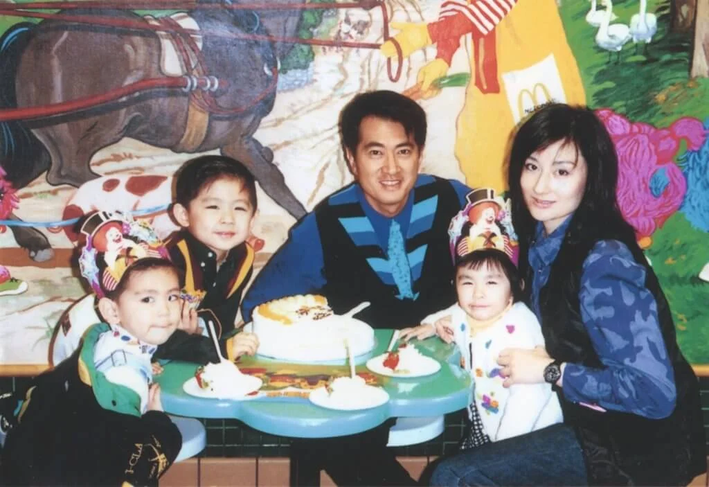 鄧梓峰有兩女兩子,曾被笑是多仔公。