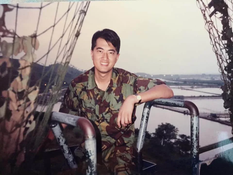 鄧梓峰曾是皇家香港軍團(義勇軍)軍人,守過邊境。