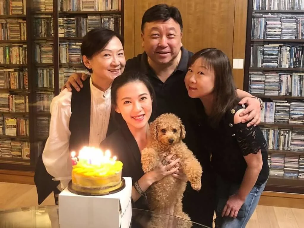子涵會努力工作令自己的生活更好,父母不用擔心她了。